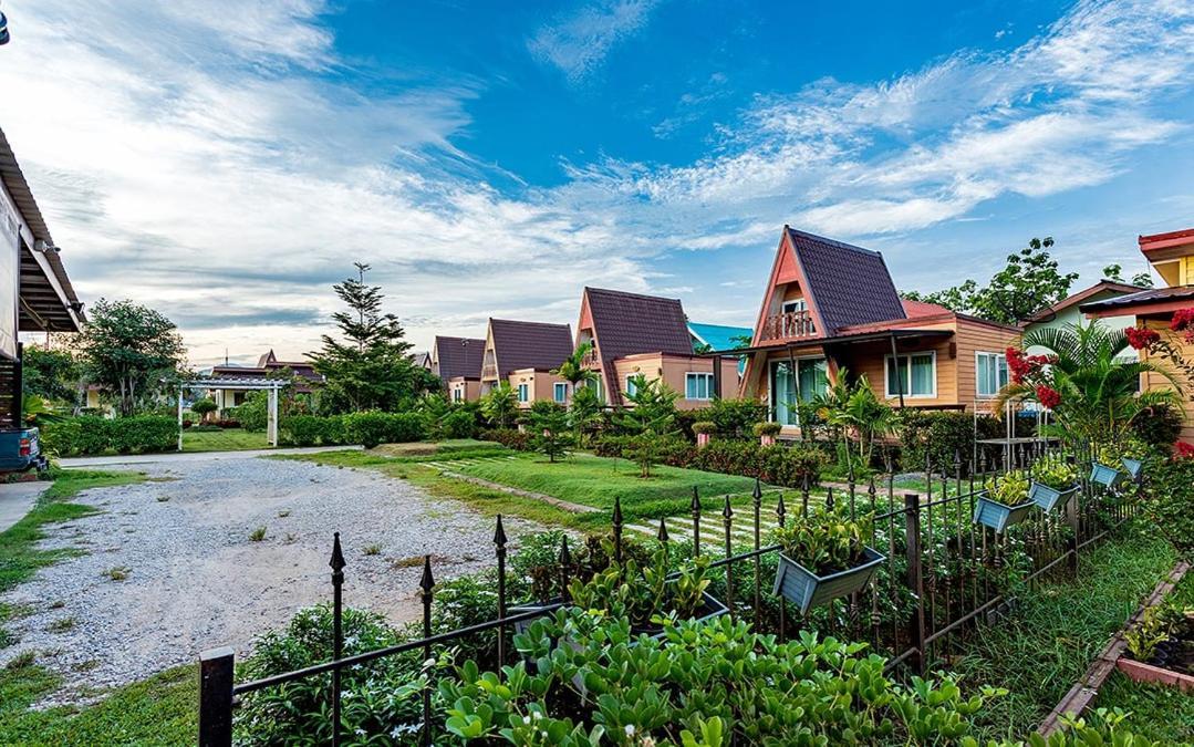 Hotel Baan Sin Suk Chiang Rai Zewnętrze zdjęcie
